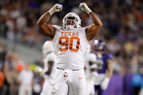 Instant Analysis: A blowout would be nice, but Texas is finding ways to win